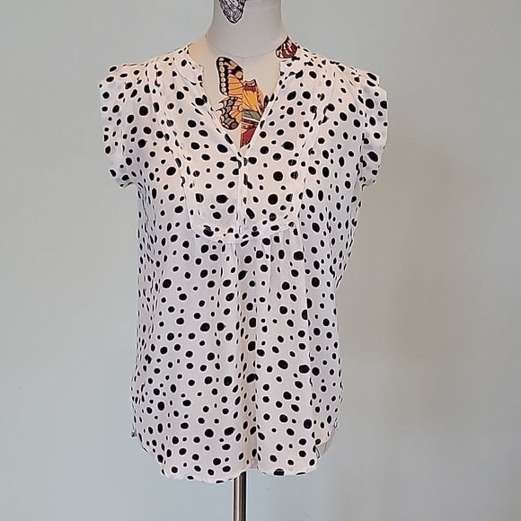 LOFT Tops - Loft black and white spotted sleeveless blouse.  Size is Small